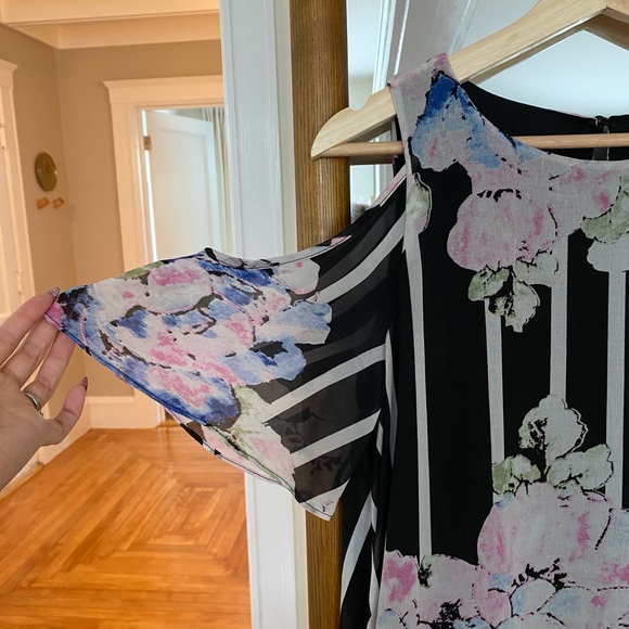 COPY - Floral Cold Shoulder Dress - Picture 7 of 8